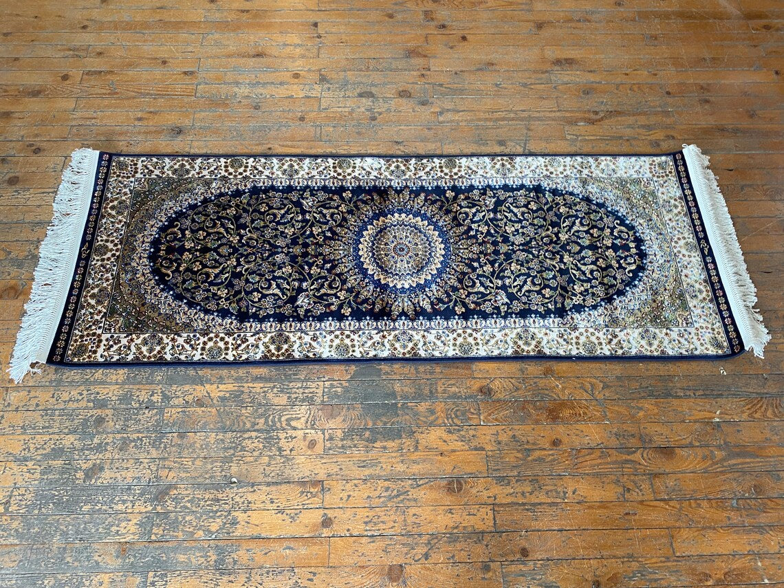 Alfombra tradicional turca de seda azul de 2 x 5 pies