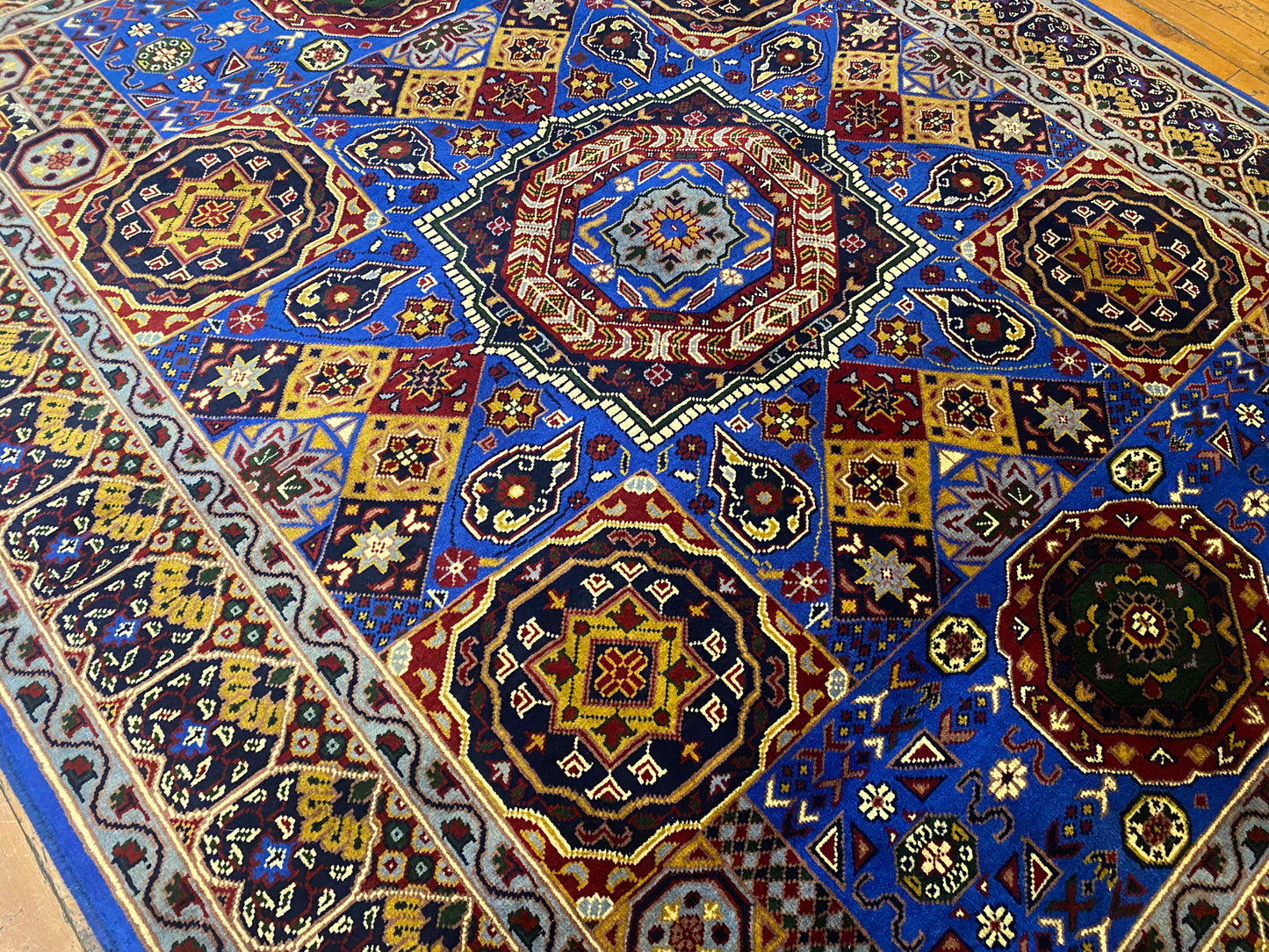 High-Quality Hand-Knotted Geometric Wool Rug, Oriental Style 5”x7”