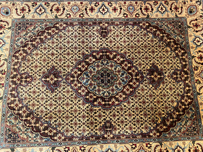 Authentic Geometric Pattern Wool Oriental Area Rug, Hand Knotted 5”x7”
