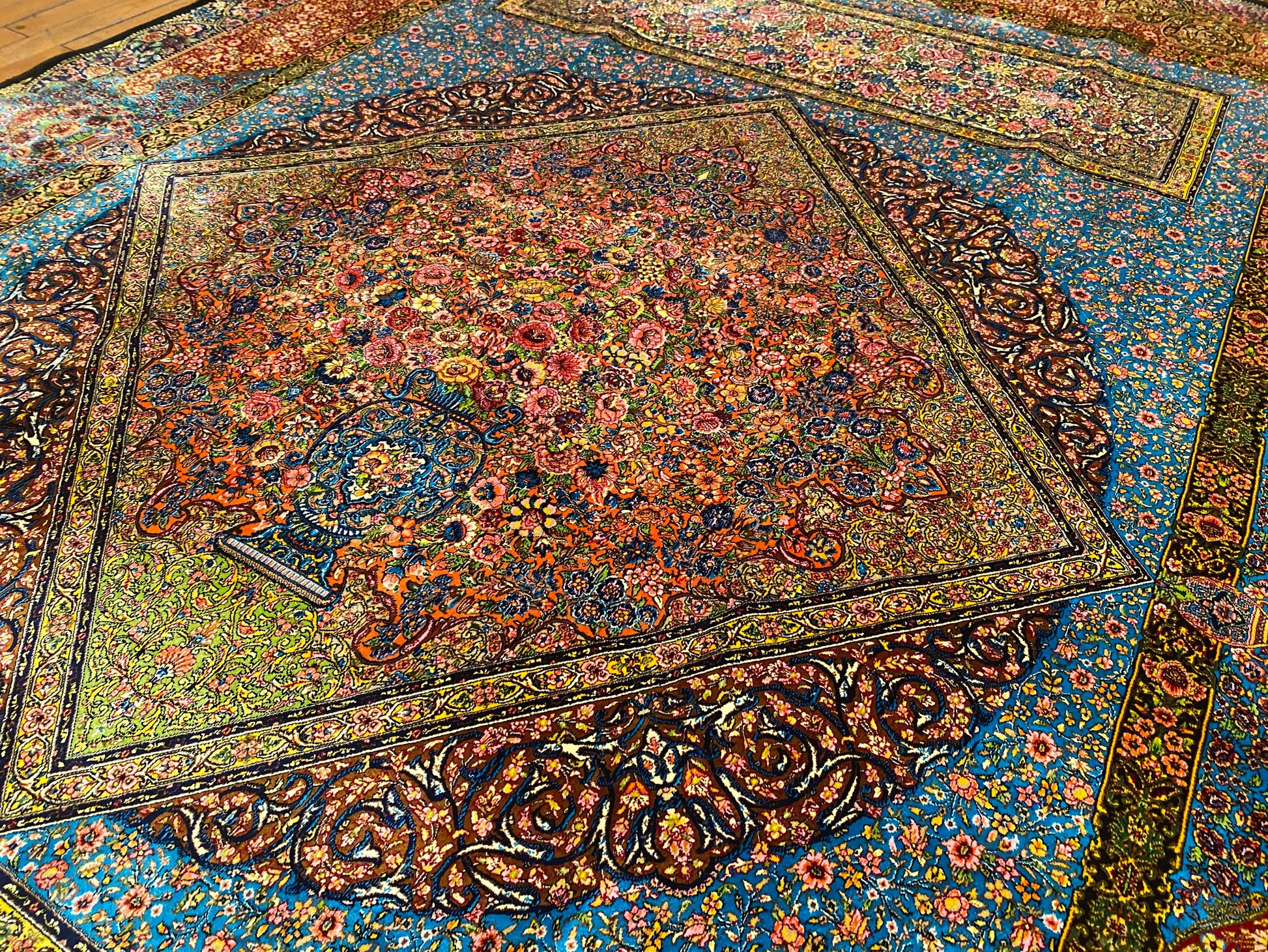 Luxury Turkish Silk Rug with Diamond Medallion Design 5''x7'' Cappadocia Rug Collection