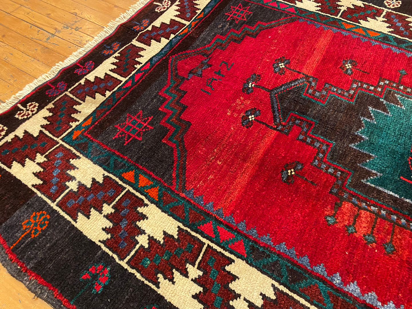 Dark Colors Traditional Handmade Rug 4x6ft