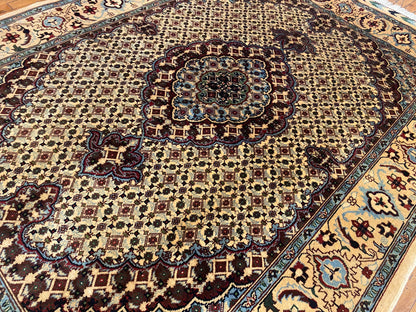 Authentic Geometric Pattern Wool Oriental Area Rug, Hand Knotted 5”x7”