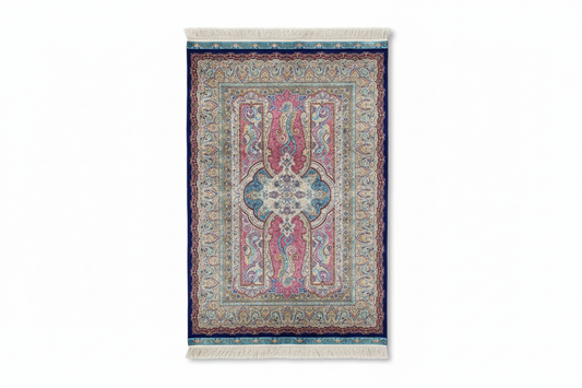 4x6ft Turkish Silk Carpet - dikey asılı