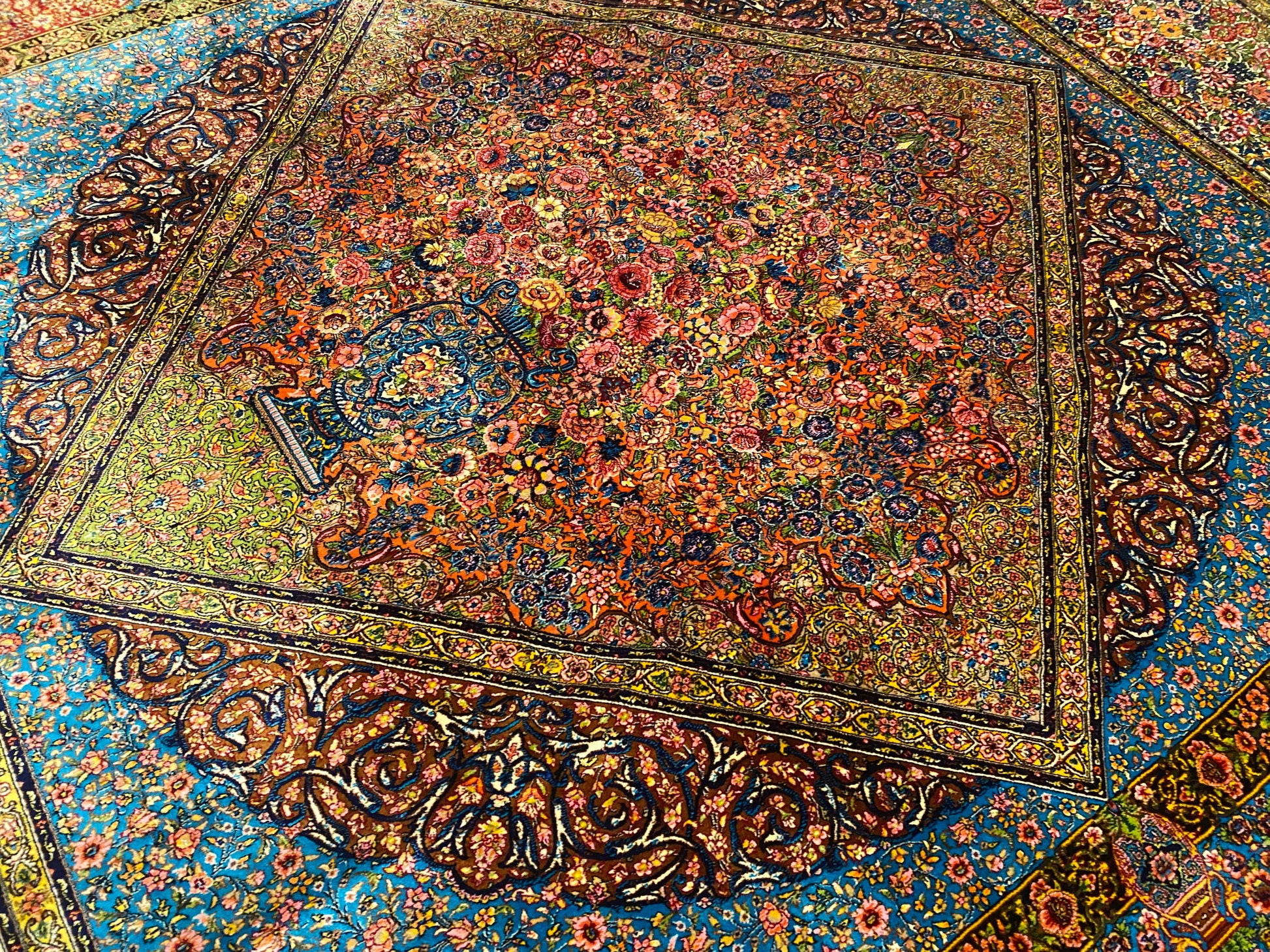 Luxury Turkish Silk Rug with Diamond Medallion Design 5''x7'' Cappadocia Rug Collection