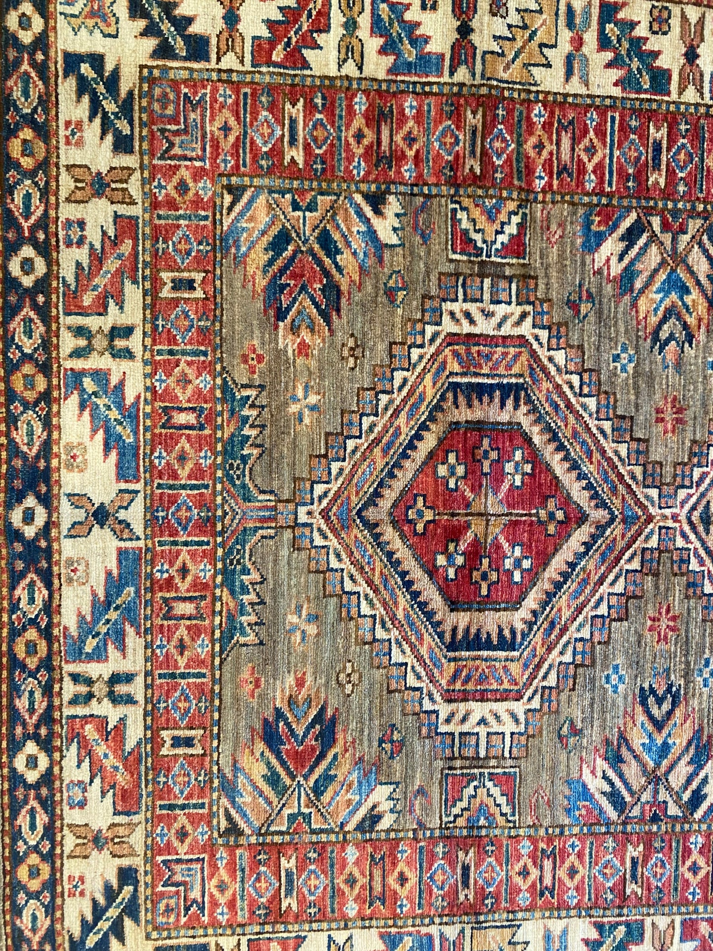 Geometric Design Handwoven Rug 4x6 ft Cappadocia Rug Collection