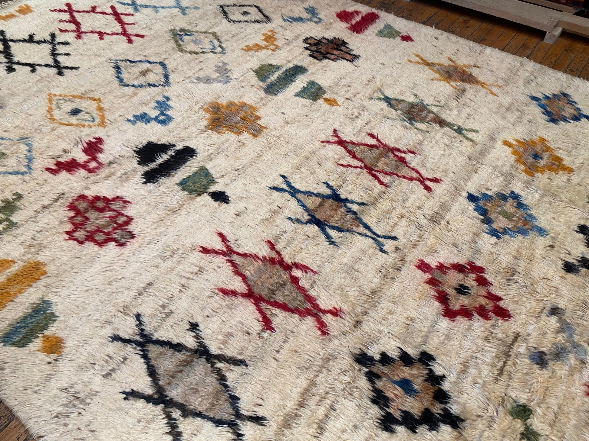Extraordinary Area Turkish Handmade Rug Cappadocia Rug Collection