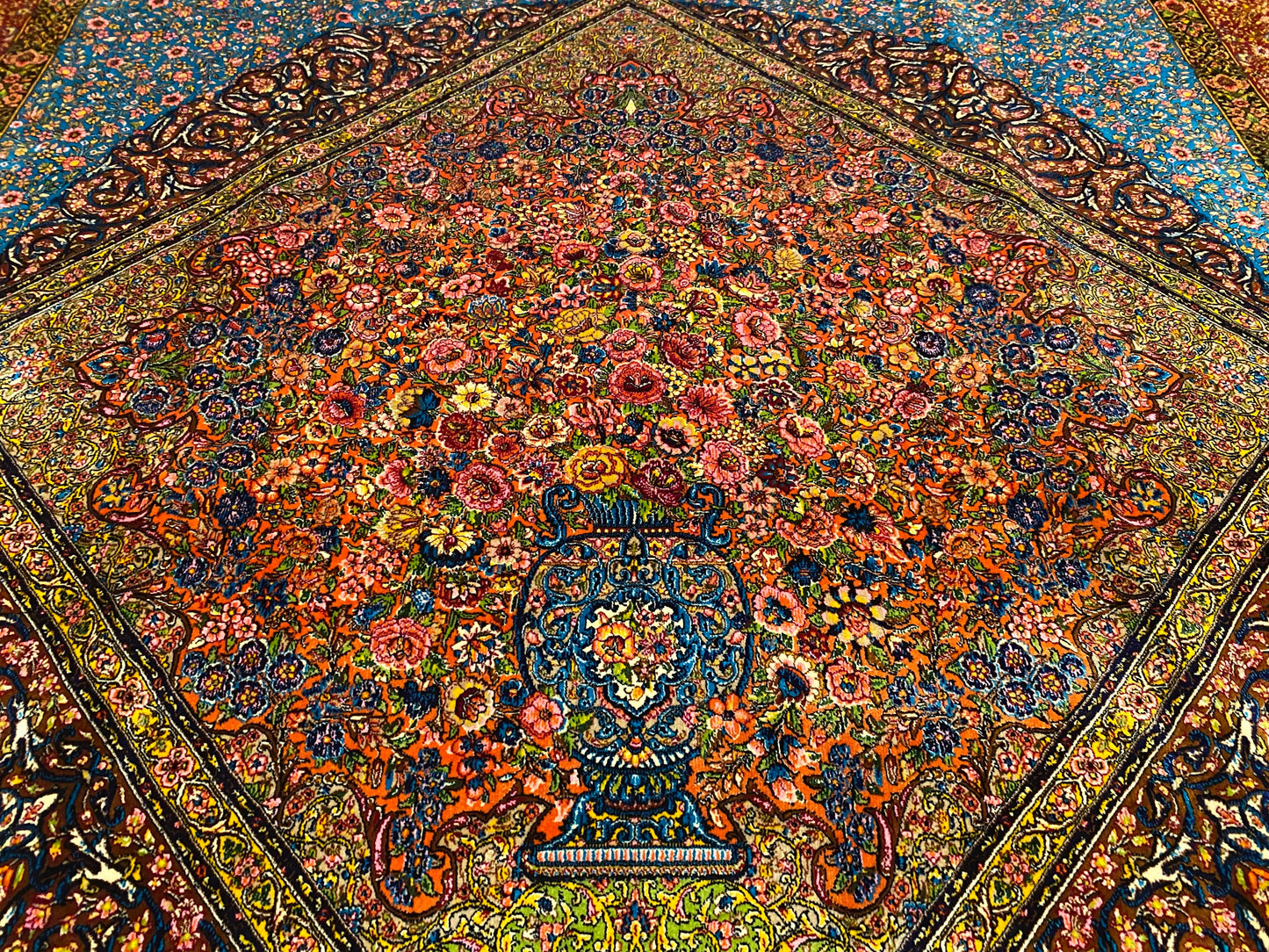 Luxury Turkish Silk Rug with Diamond Medallion Design 5''x7'' Cappadocia Rug Collection