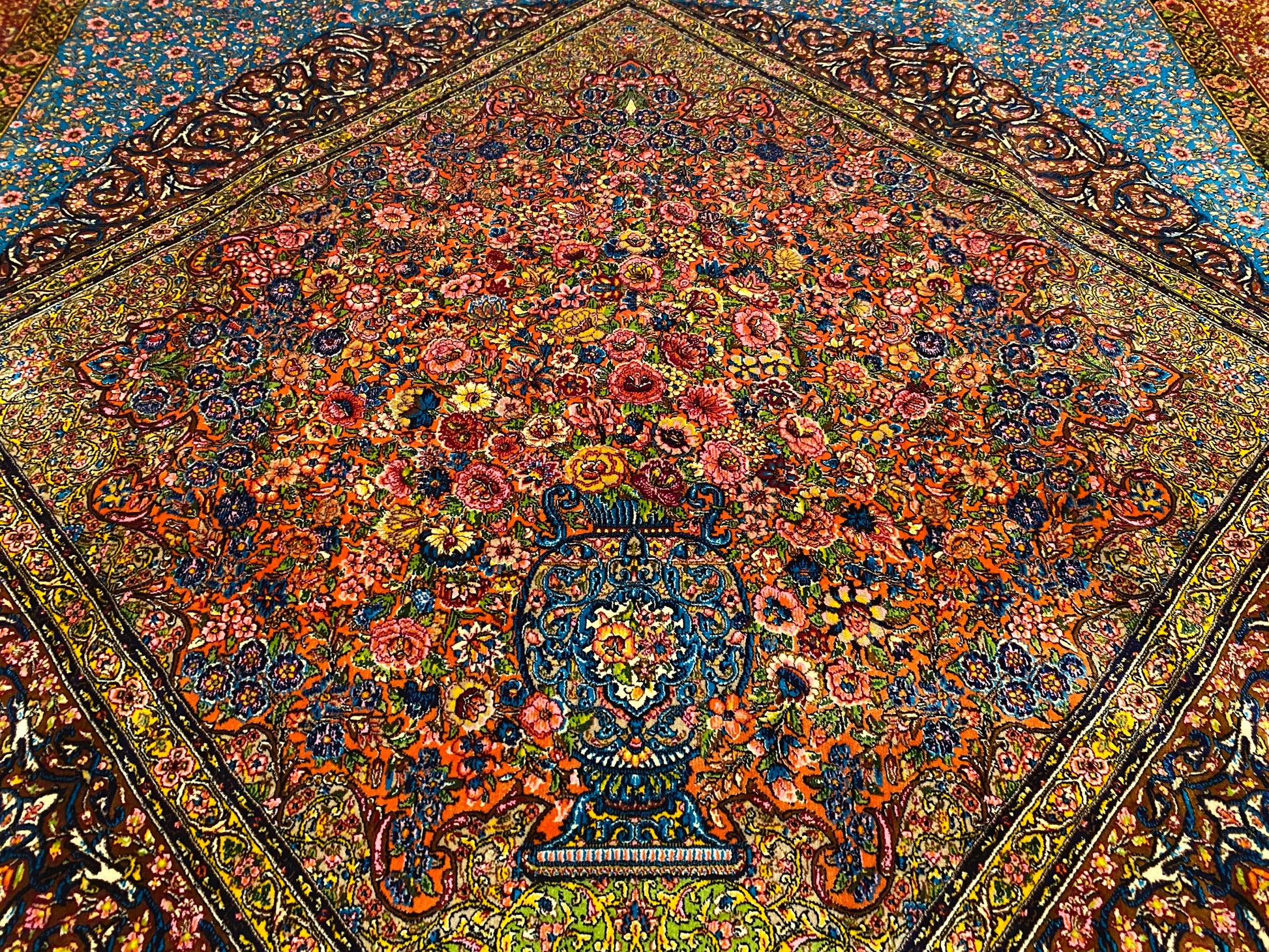 Luxury Turkish Silk Rug with Diamond Medallion Design 5''x7'' Cappadocia Rug Collection