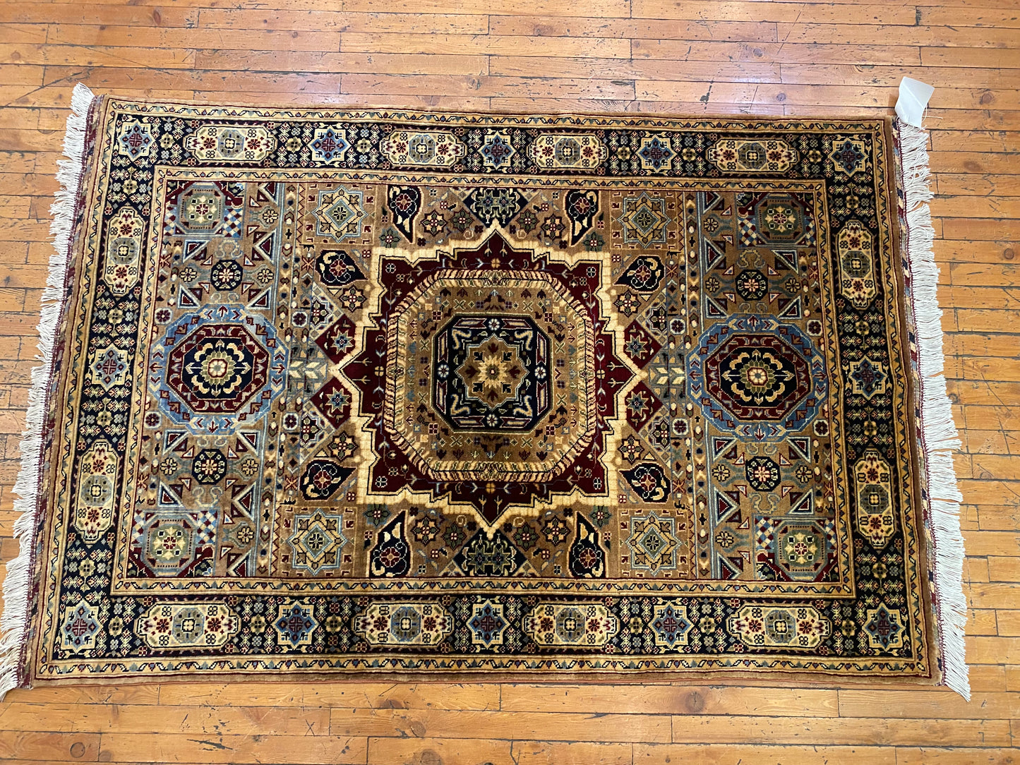 Hand-Knotted Wool Oriental Carpet with Geometric Pattern 4”x5’7”