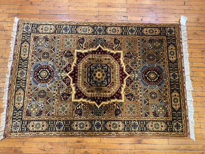 Hand-Knotted Wool Oriental Carpet with Geometric Pattern 4”x5’7”