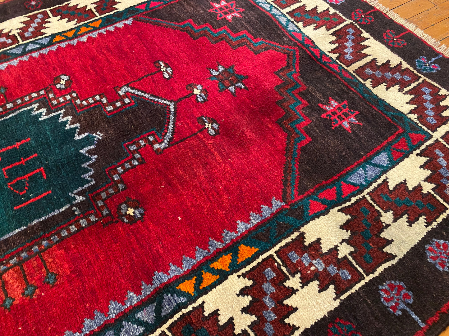 Dark Colors Traditional Handmade Rug 4x6ft