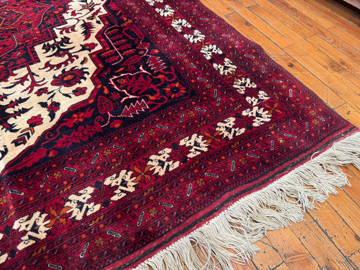 Deep Red Hand-Knotted Wool Rug – Vintage Floral Medallion Carpet 5x7ft Cappadocia Rug Collection