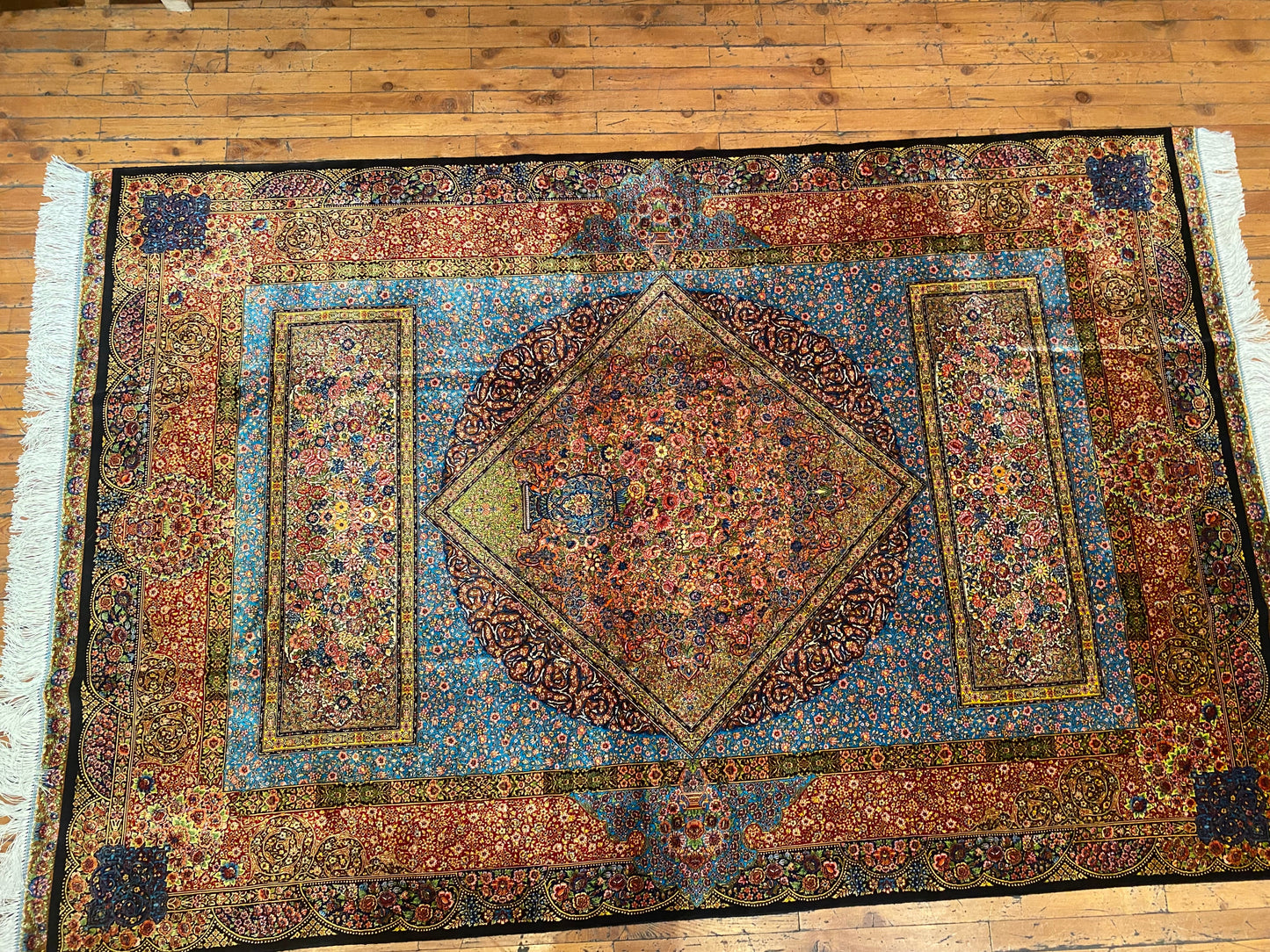 Luxury Turkish Silk Rug with Diamond Medallion Design 5''x7'' Cappadocia Rug Collection