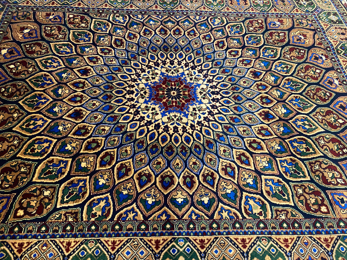 Luxurious Hand-Knotted Wool Oriental Carpet - Geometric Motif 5”x7”