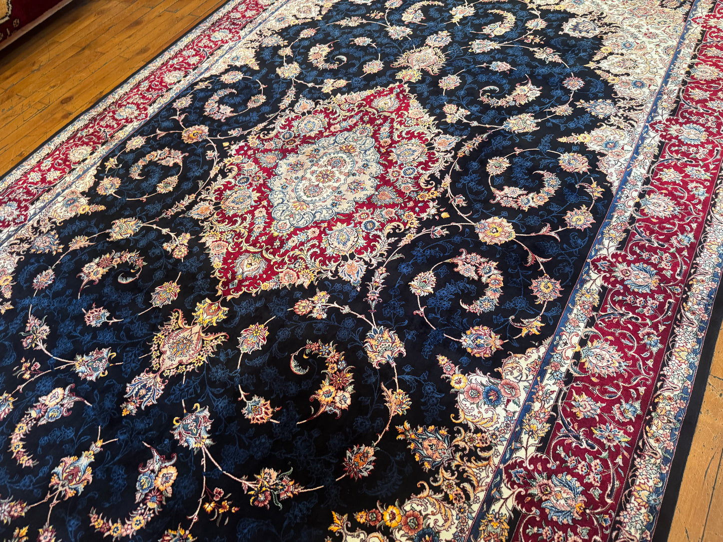 Luxury Turkish Silk Rug with Floral Medallion Design 5x8 ft