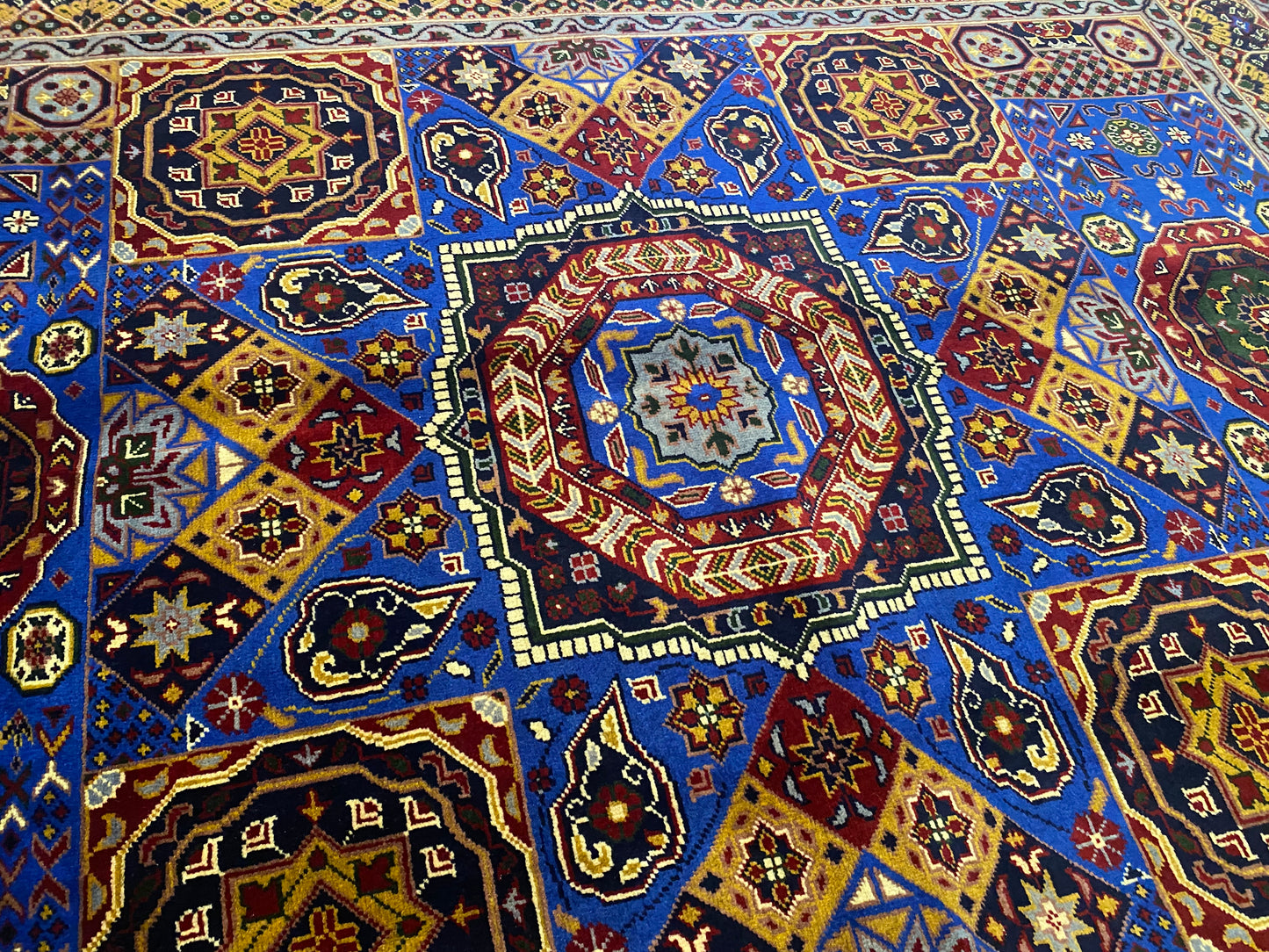 High-Quality Hand-Knotted Geometric Wool Rug, Oriental Style 5”x7”