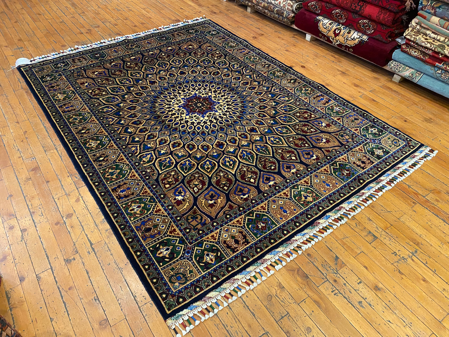 Luxurious Hand-Knotted Wool Oriental Carpet - Geometric Motif 5”x7”