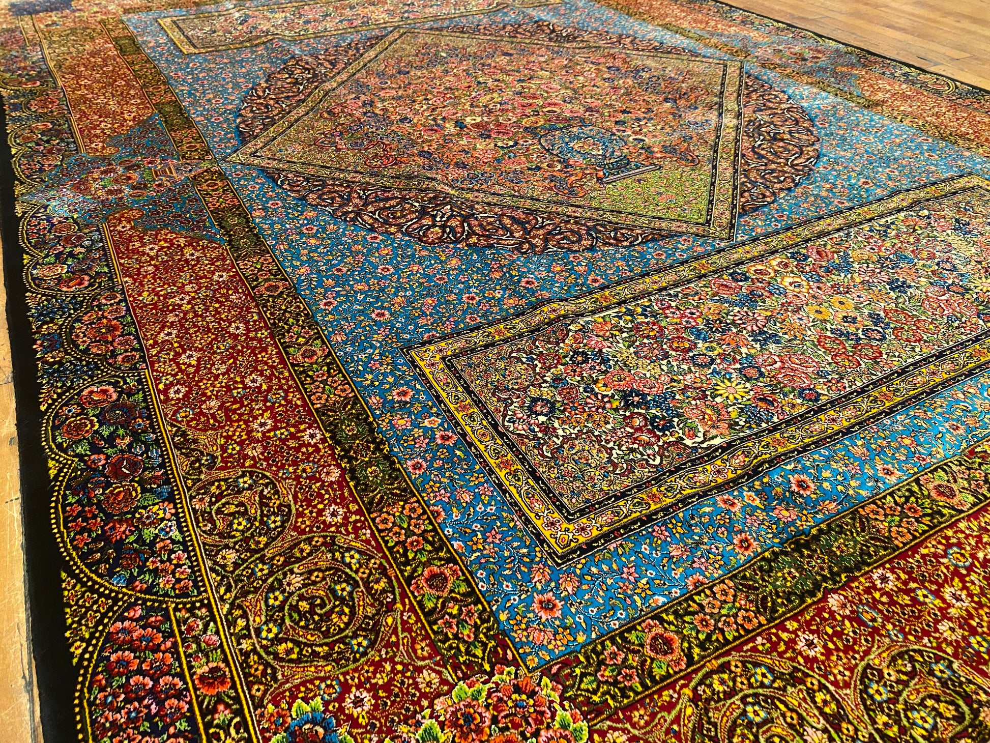 Luxury Turkish Silk Rug with Diamond Medallion Design 5''x7'' Cappadocia Rug Collection