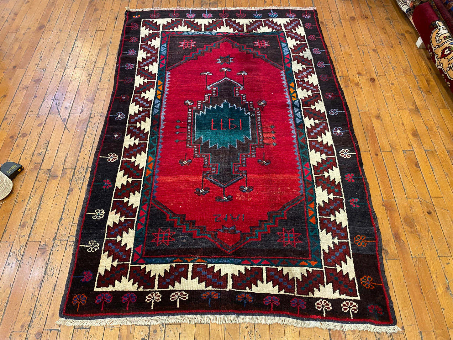 Dark Colors Traditional Handmade Rug 4x6ft