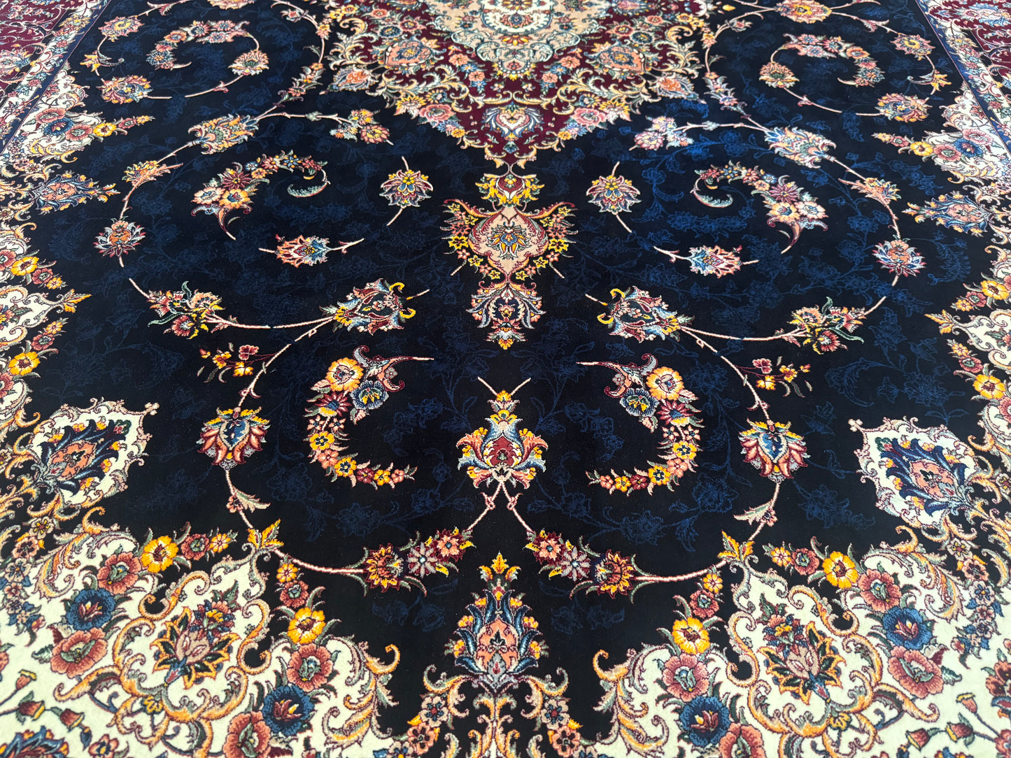 Luxury Turkish Silk Rug with Floral Medallion Design 5x8 ft