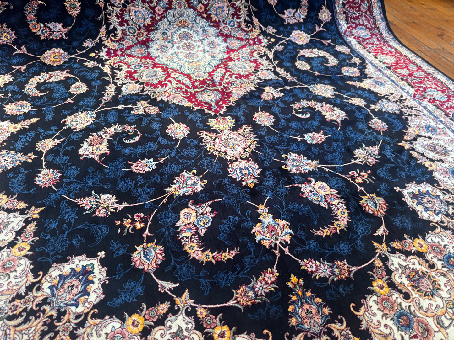 Luxury Turkish Silk Rug with Floral Medallion Design 5x8 ft