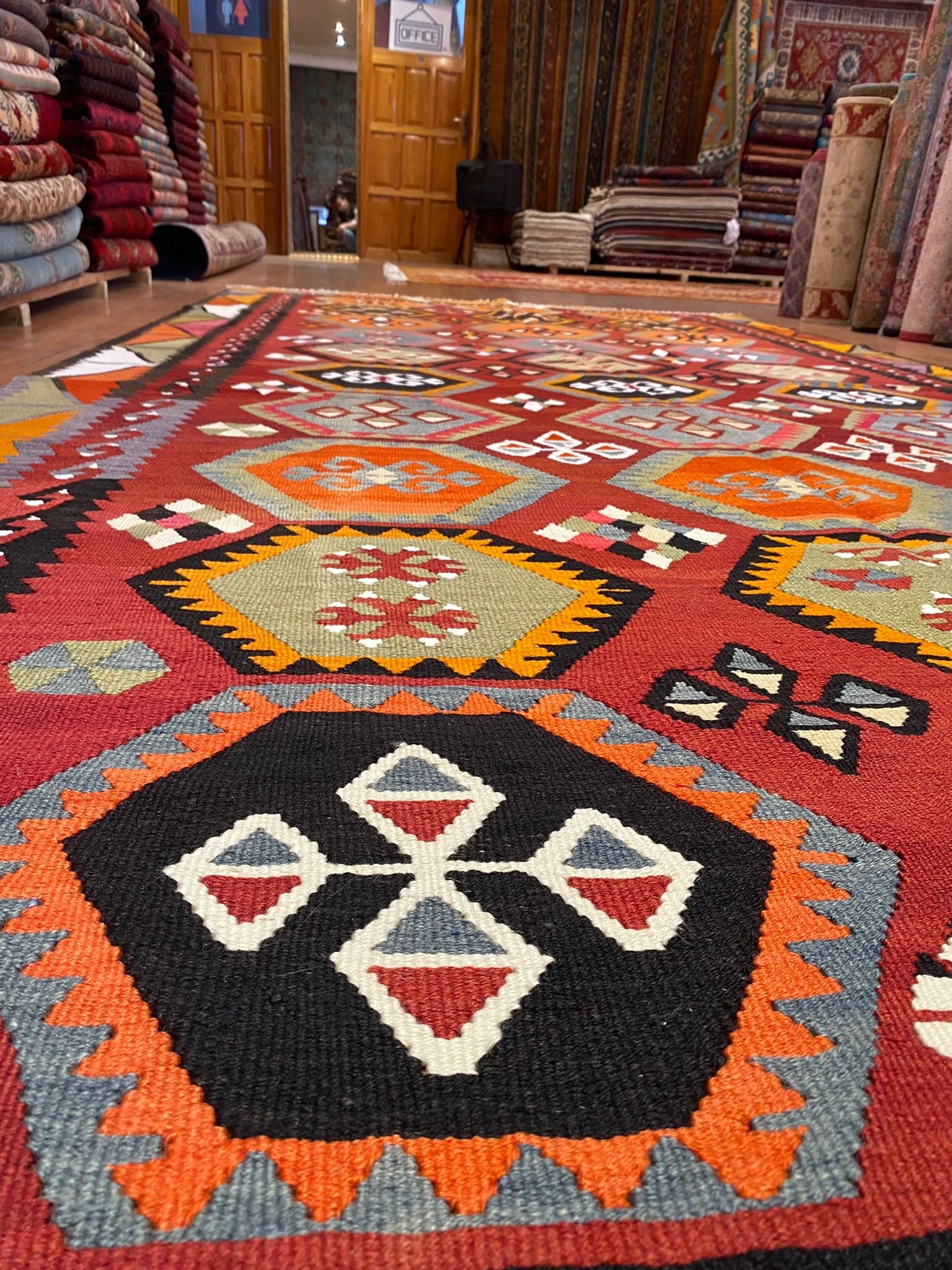 アート・デザイン・音楽 KILIMS MASTERPIECES FROM TURKEY RIZZOLI What Are Anatolian Rugs and Kilims? History, Craft, and