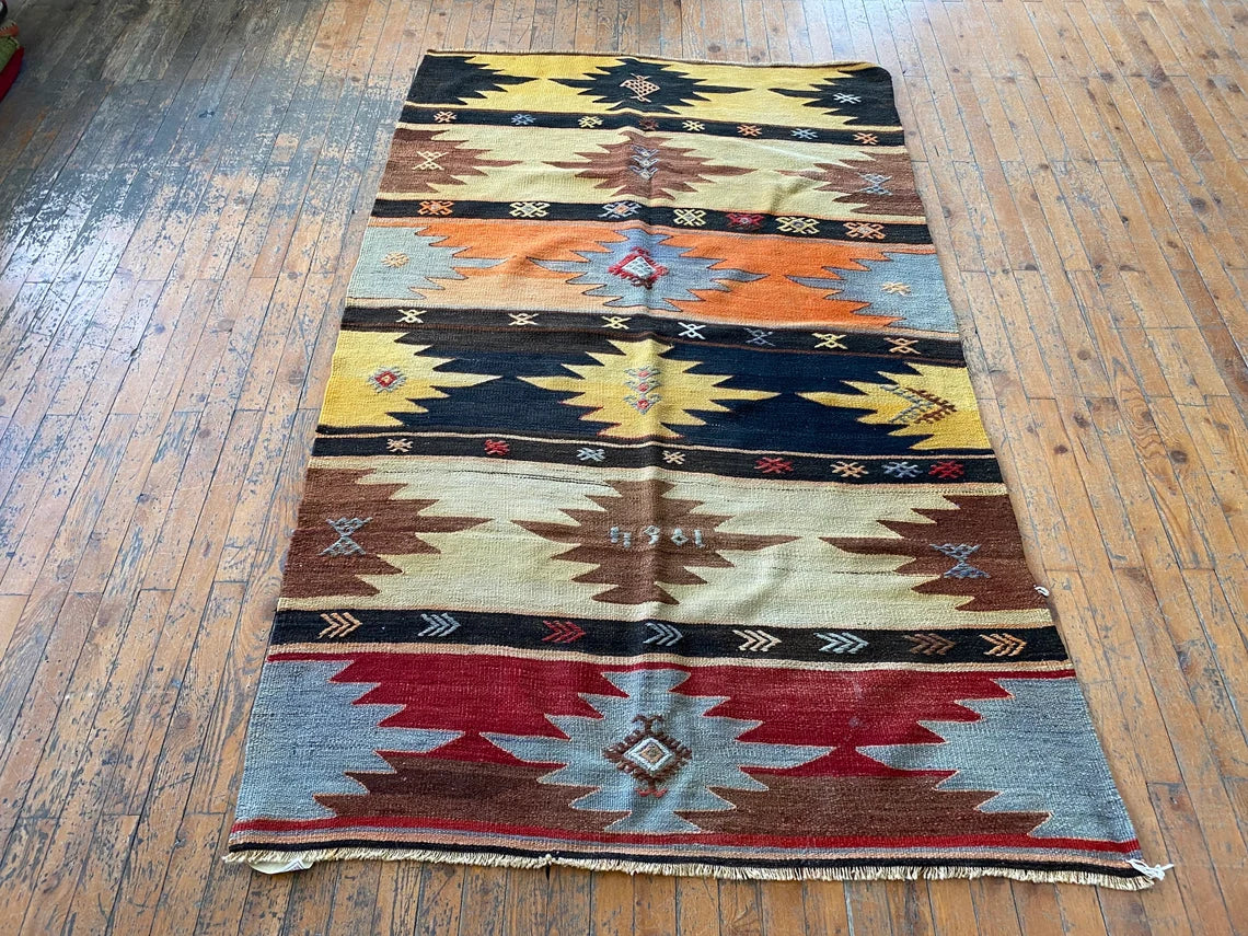 Kilim tradicional hecho a mano de 1,20 x 1,80 m, década de 1960