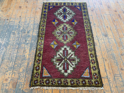TURKISH VINTAGE ENTRYWAY HANDMADE CARPET 2x3ft