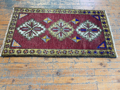 TURKISH VINTAGE ENTRYWAY HANDMADE CARPET 2x3ft