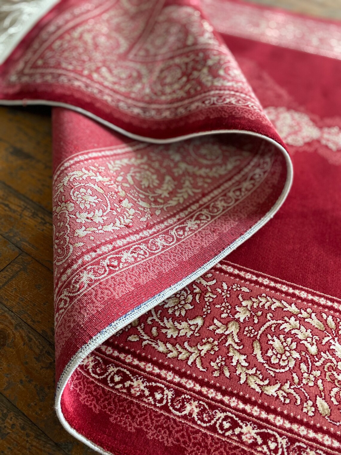 4x6 Medallion Red Silk Carpet - Turkish Luxury Rug Cappadocia Rug Collection