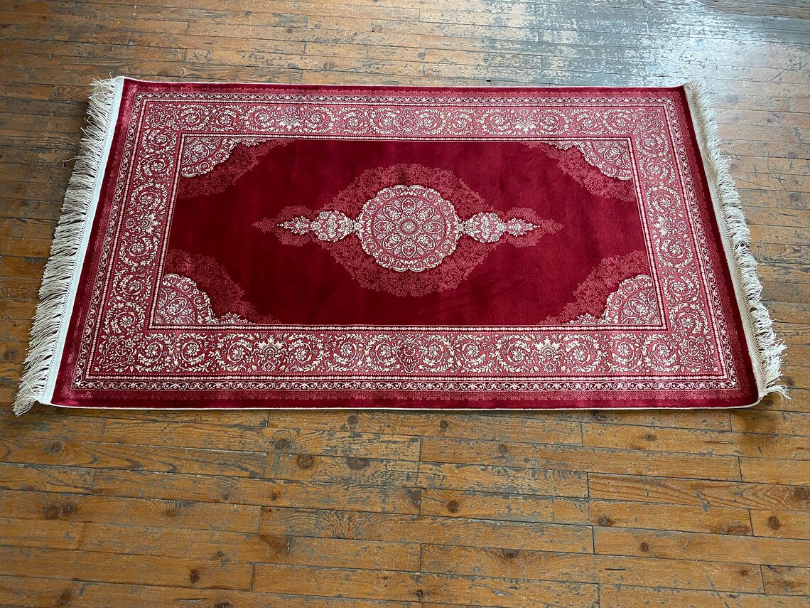 4x6 Medallion Red Silk Carpet - Turkish Luxury Rug Cappadocia Rug Collection