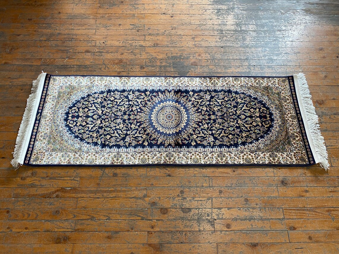 Alfombra tradicional turca de seda azul de 2 x 5 pies