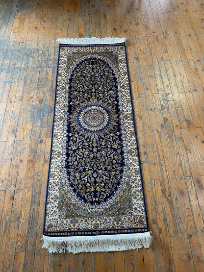 Alfombra tradicional turca de seda azul de 2 x 5 pies