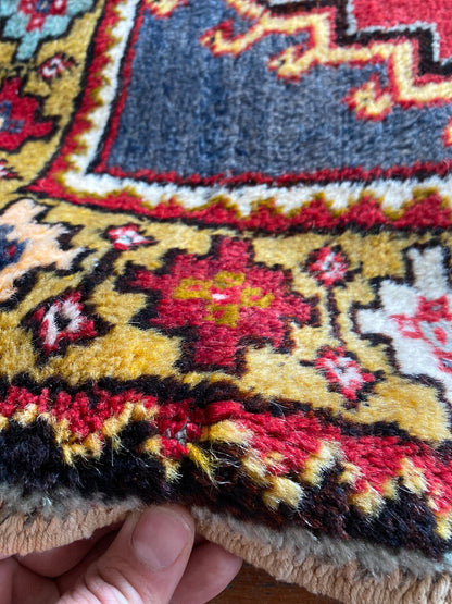 TRADITIONAL SMALL HANDMADE CARPET 2x4ft