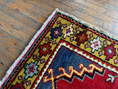 TRADITIONAL SMALL HANDMADE CARPET 2x4ft