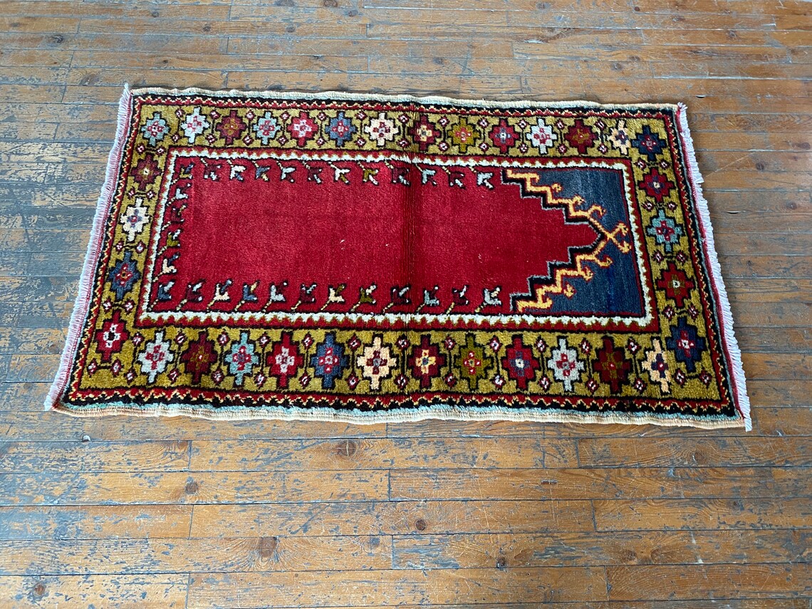 TRADITIONAL SMALL HANDMADE CARPET 2x4ft