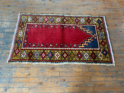 TRADITIONAL SMALL HANDMADE CARPET 2x4ft