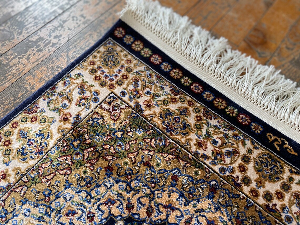 Alfombra tradicional turca de seda azul de 2 x 5 pies