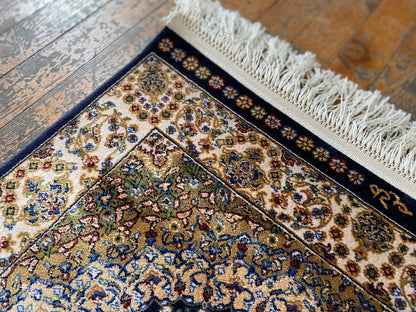 Alfombra tradicional turca de seda azul de 2 x 5 pies