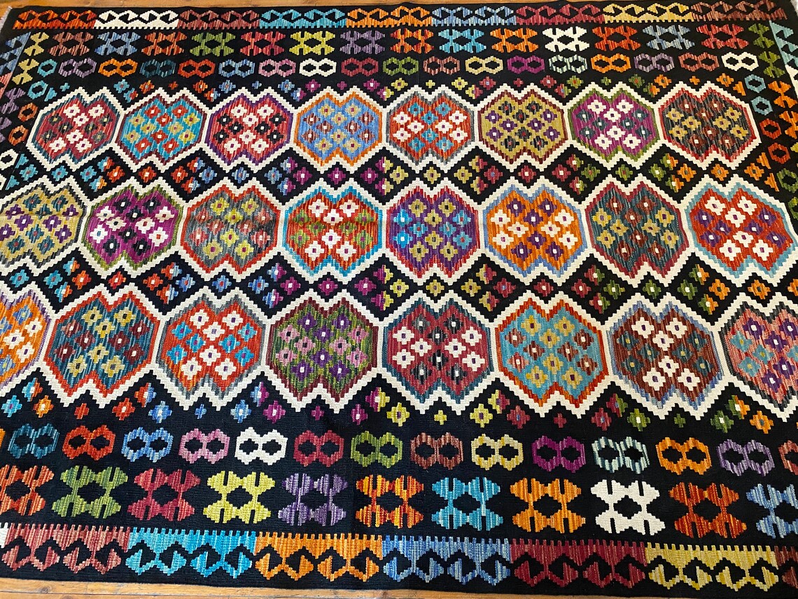7x10ft GEOMETRIC OVERSIZE SALOON KILIM
