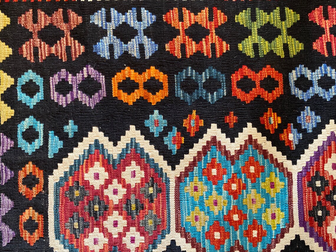 7x10ft GEOMETRIC OVERSIZE SALOON KILIM