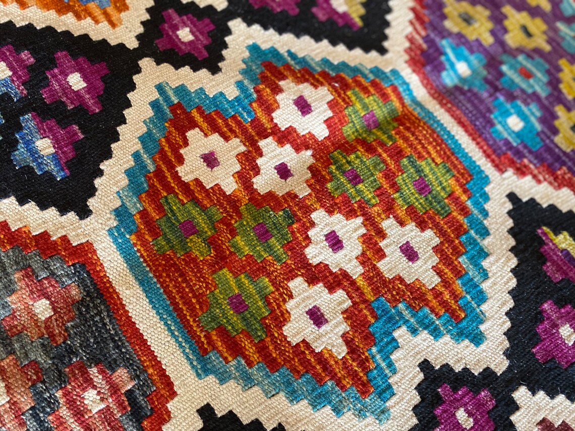 7x10ft GEOMETRIC OVERSIZE SALOON KILIM