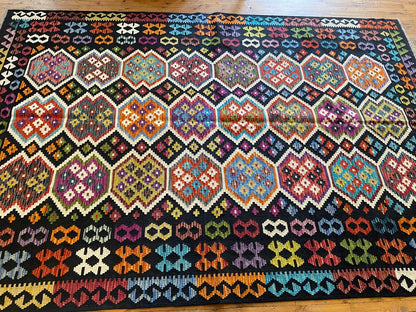 7x10ft GEOMETRIC OVERSIZE SALOON KILIM