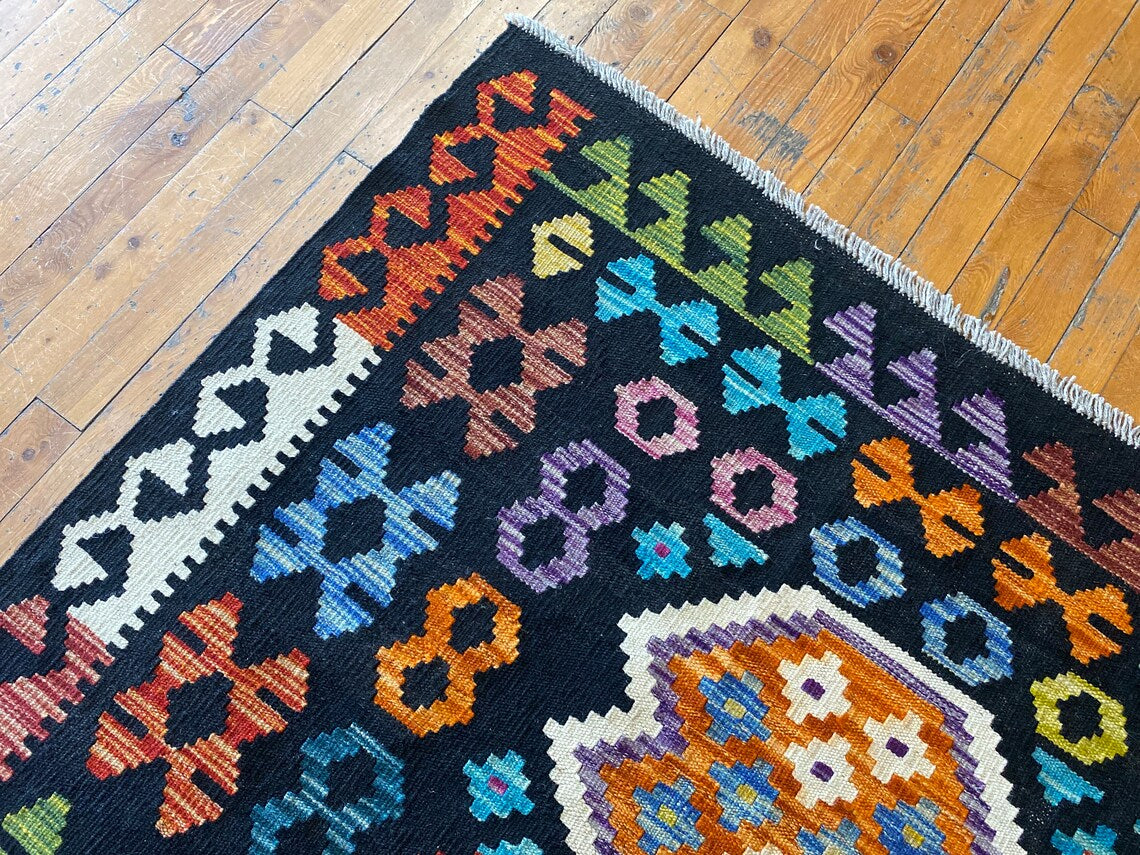 7x10ft GEOMETRIC OVERSIZE SALOON KILIM
