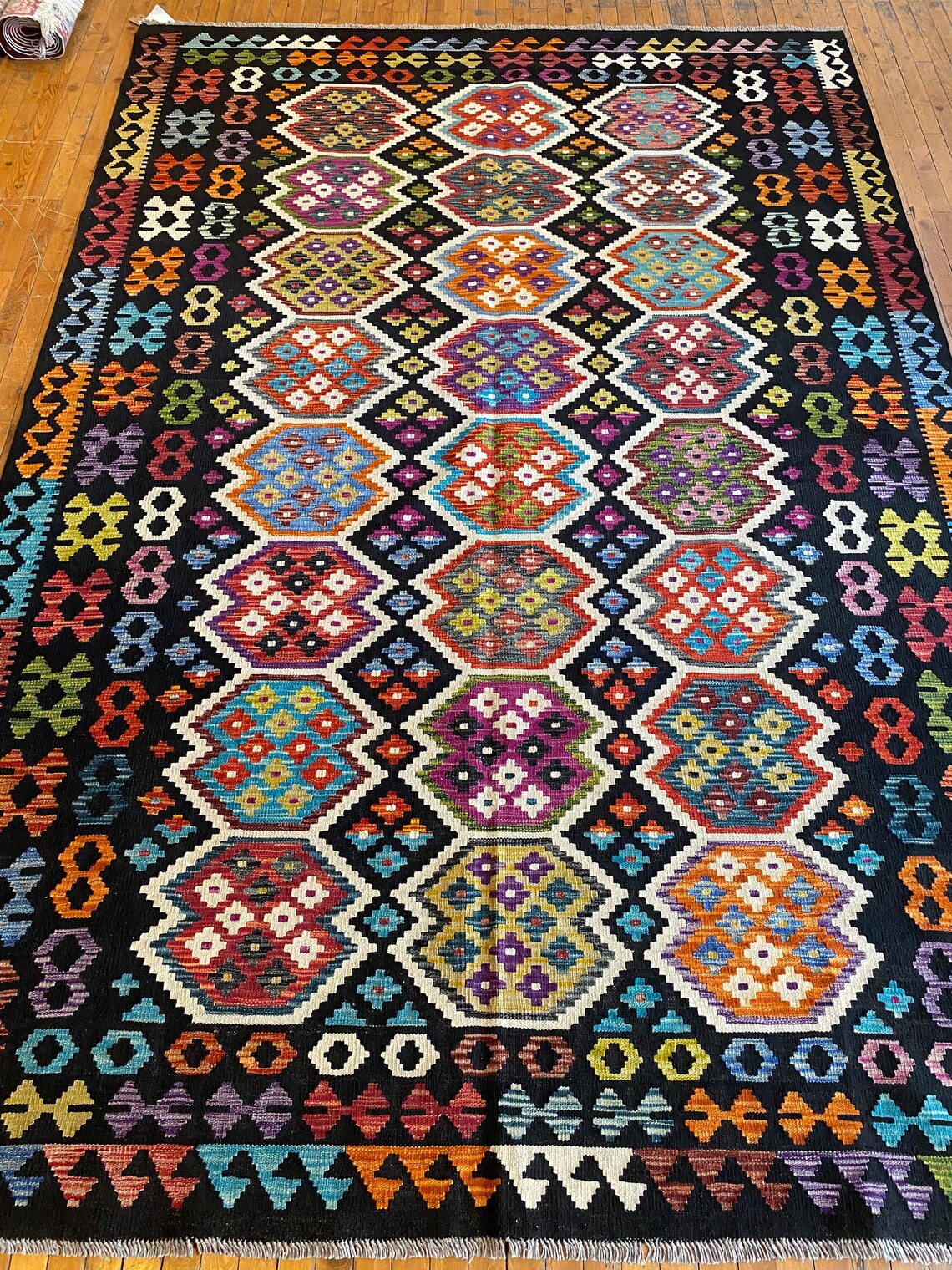 7x10ft GEOMETRIC OVERSIZE SALOON KILIM