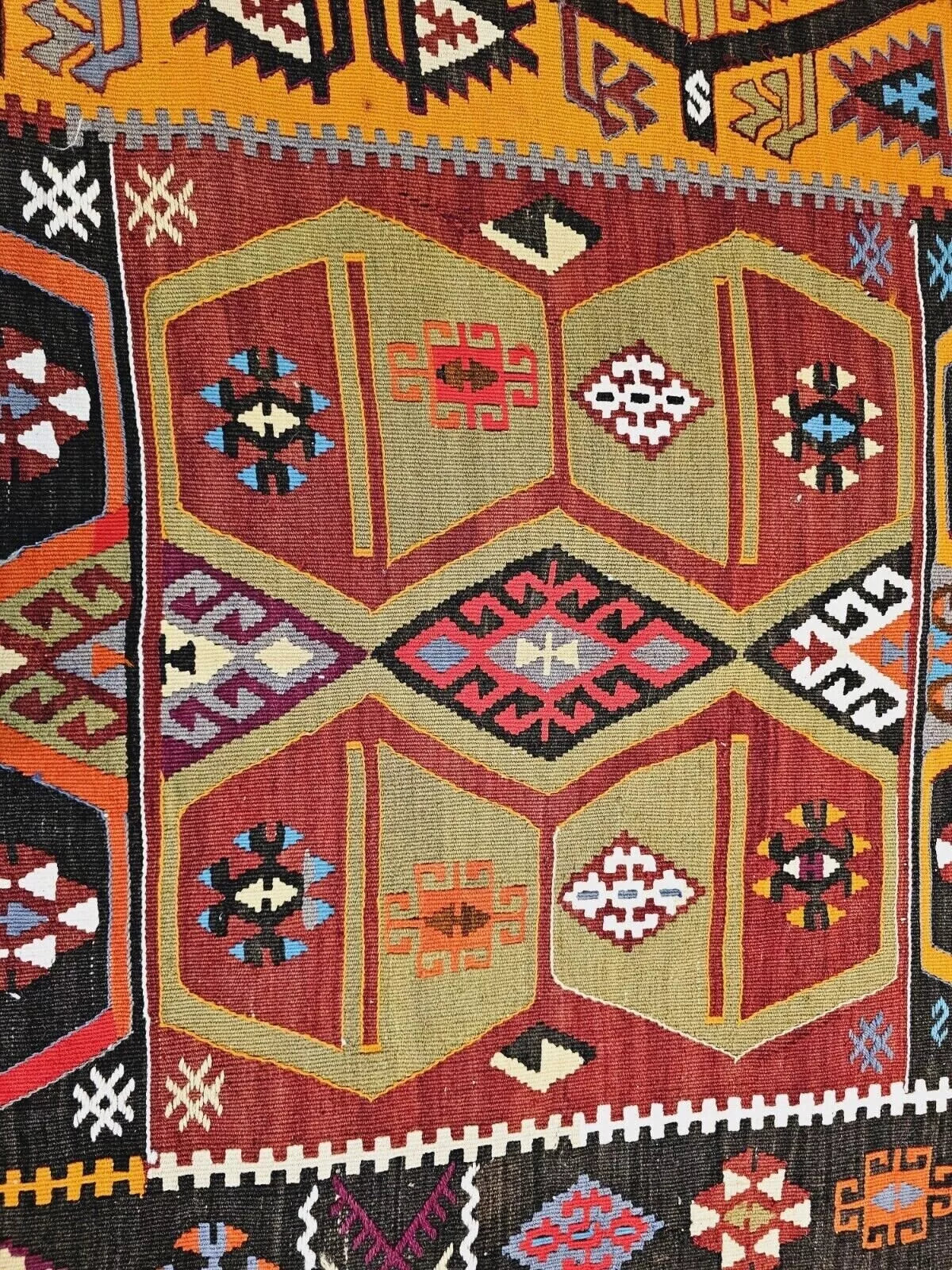 Alfombra Kilim de tejido plano de lana teñida natural, con fecha de 1977, de 3'3" x 15'4"