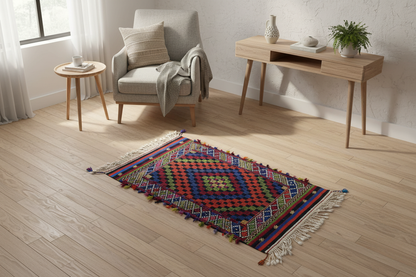 Small Anatolian Turkish Cicim kilim yaşam alanında