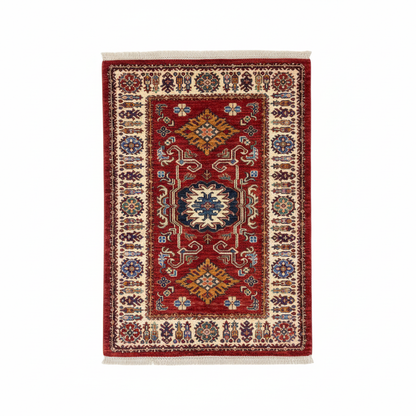Small Area Handmade Carpet - 2.8x3.9ft yakın çekim beyaz arka plan