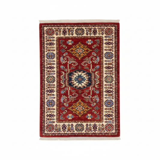 Small Area Handmade Carpet - 2.8x3.9ft yakın çekim beyaz arka plan